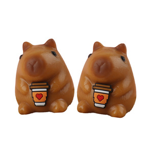 Jouet Squishy Capybara Classique Super Doux 6x5.5cm Autre Matière 60g Anti-Stress à Presser Cadeau pour Enfants & Adultes - Product Image 1