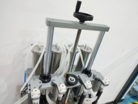 Machine de remplissage de parfum de haute qualité, machine de fabrication de liquides ou de parfums, abordable et facile à utiliser