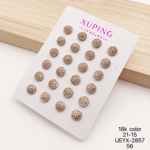 Boucles d'oreilles clous <span class=keywords><strong>XUPING</strong></span> plaquées or, entièrement pavées de billes brillantes, bijoux de mode étincelants pour soirées en boîte de nuit - Product Image 1