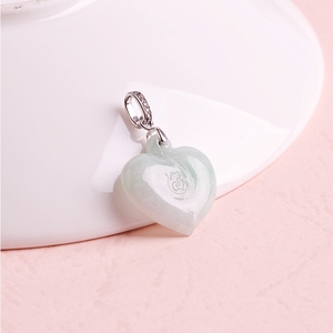 Colgante de Corazón de Jadeíta Natural, Plata de Ley 925, Colgante de Jade Verde, Joyería de Corazón de la Suerte, Regalo para Mujer - Product Image 1