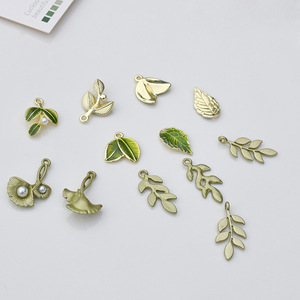 Pendentifs en alliage en forme de feuille, effet goutte d'huile, style artistique rétro, composants de bijoux, matériaux de bricolage - Product Image 2