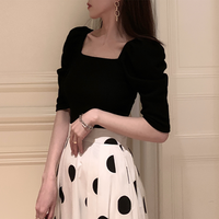T-shirt d'été vintage français noir uni à col carré et manches bouffantes pour femme, coupe ajustée, tissu respirant anti-boulochage
