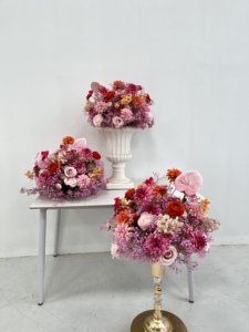 Bola de Flores Artificiales Realistas en Rosa Intenso y Naranja, Centros de Mesa Florales de Seda para Decoración de Mesa en Bodas y Ceremonias de Graduación - Product Image 3