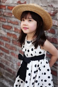 Vente en gros de robes courtes sans manches à pois de style princesse pour filles, avec nœud, provenant d'un fournisseur chinois - Product Image 3