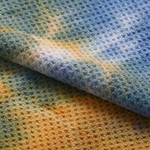 Venta al por mayor Tie Dye antideslizante reciclado Hawaiano microfibra playa caliente Yoga toalla con bolsillo de esquina - Product Image 5