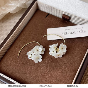 Pendientes colgantes geométricos clásicos con cristal de diamantes de imitación en forma de tablero de ajedrez blanco y negro, aleación de zinc chapada en oro para mujer, joyería de fiesta - Product Image 4