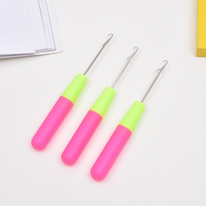 Vente en gros Crochet en plastique Poignée Loquet Crochet pour tressage Extensions de cheveux Perruques - Product Image 2