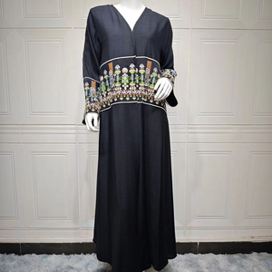 Nouveau Cardigan brodé élégant et confortable pour Femme, Abaya une pièce élégante de couleur unie style Dubaï Toga 2025 - Product Image 6