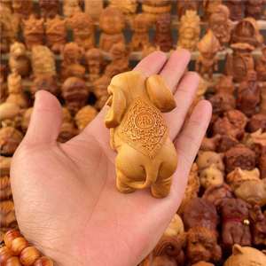 Figurines d'éléphants artisanales en bois sculpté, avec le couvre-culotte relevé, sculpture unique en bois pour la décoration de la maison - Product Image 3