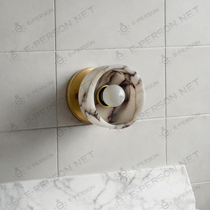 <span class=keywords><strong>Applique</strong></span> <span class=keywords><strong>murale</strong></span> de luxe en marbre naturel, luminaire rond en pierre avec <span class=keywords><strong>globe</strong></span> en verre opale et finition <span class=keywords><strong>laiton</strong></span> pour chambre, hôtel, salon - Product Image 4