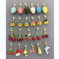 Charme en émail plaqué or tendance FM-HDP2807, pendentif fraise cerise champignon dauphin, fermoir à homard, accessoire en émail de fruits