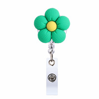 Porte-badge rétractable en ABS et résine motif fleur de dessin animé avec porte-clés rotatif et pince crocodile, multicolore, cadeau promotionnel