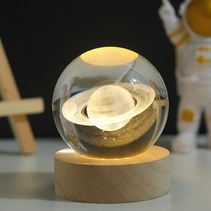 Boule de cristal planétaire de 6 cm avec base en bois illuminée, luminaires d'intérieur intelligents - Product Image 4