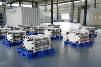 Batterie à flux redox au vanadium 32 kW VRFB pour système de stockage d'énergie longue durée personnalisé avec onduleur hybride