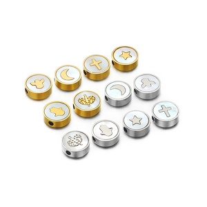 Perline a disco in acciaio inossidabile galvanizzato con foro piccolo, a tema retrò stella, luna e croce, con intarsio in conchiglia, ciondolo trendy per bigiotteria fai da te in stile europeo e americano - Product Image 1