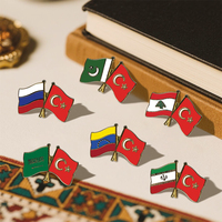 Insignes en émail doux à double drapeau personnalisés Épinglette en métal Accessoires pour costume vêtements Échange international Turquie USA et plus de drapeaux