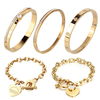 Bracelet en acier inoxydable plaqué or 18 carats de haute qualité pour femme, avec cœur incrusté de diamants et versets variés, idéal comme cadeau ou accessoire.