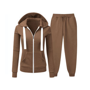 Ensemble de jogging sans couture pour femmes avec tissu extensible dans les quatre sens et technologie d'évacuation de l'humidité pour les modes de vie actifs - Product Image 1