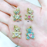 CZ8391 Nouveau pendentif en forme de cœur en micro-pavé de zircon cubique plaqué or 18 carats, avec un charme en forme d'ours
