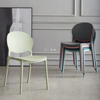 Vente en gros chaise de salle à manger empilable moderne bon marché en plastique PP chaise empilable en plastique sans bras