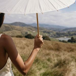 Parasol pliant classique multi-usage en papier blanc pour décoration de fête et mariage - Vente en gros - Product Image 2