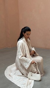 하피자 뉴 화이트 리프 자카드 텍스처 오픈 아바야 (스카프 포함) 단정한 무슬림 여성 맥시 드레스 두바이 이슬람 패션 도매 - Product Image 2