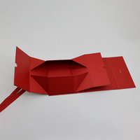 Boîte cadeau de luxe sur mesure, en carton rigide, avec lamination mate, design pliable à main et à aimant, pour chaussettes, bougies