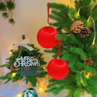 Boules de Noël en satin de haute qualité, décorations de fête, 8,8 cm, facettées, rouges, avec capuchon doré, respectueuses de l'environnement