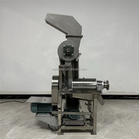 Commerciële sinaasappel-wortel-tomaten-citroen-fruit-gember-groente-schroefpers-sapmachine