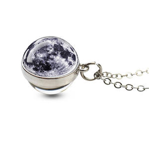 Collier de système solaire phosphorescent, pendentif boule de cristal à neuf planètes, lune et galaxie - Product Image 1