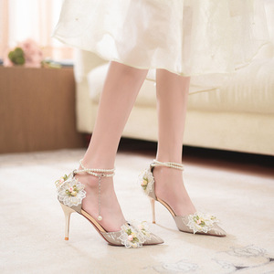Zapatos de Novia con Tacón de Aguja, Punta en Pico, Correa en el Tobillo, Decoración Floral, Forro de Satén, Tacón Alto - Product Image 4