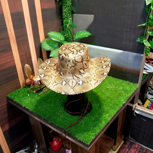 Sombrero de Vaquero de Cuero con Borde Ancho y Patrón de Piel de Serpiente, Estilo Occidental, Accesorio de Disfraz para Fiestas de Cuatro Estaciones, Unisex - Product Image 1
