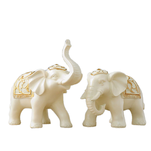 Figura Decorativa de Elefante Creativa en Resina, Ecológica, para Navidad, Escritorio, Hogar, Oficina, Sala de Estar, Entrada, Decoración de Exteriores - Product Image 1