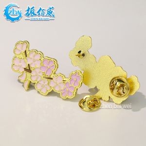 Fábrica de <span class=keywords><strong>China</strong></span> Sin mínimo Logotipo personalizado Alfileres de esmalte suave Insignia Flor Pin de solapa personalizado - Product Image 3