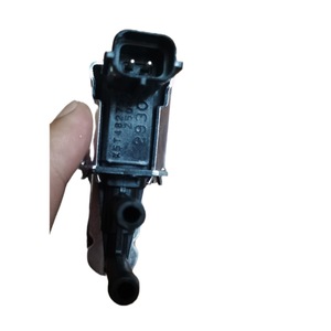 Válvula solenoide del depósito de combustible K5T48279 para Mazda M6 Familia Protege 626 Premacy transmisión manual - Product Image 2