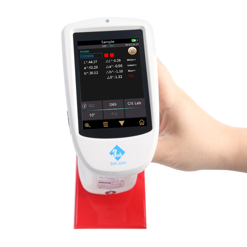 colorimètre tenu dans la main du spectrophotomètre 3nh ST50 de couleur d'ouverture de 8mm ou de 4mm avec le logiciel d'APPLI