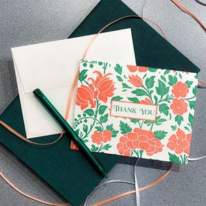 Biglietti di ringraziamento e auguri di buon compleanno personalizzati con stampa a caldo in lamina d'oro, letterpress e goffratura, con busta e confezione in cartone. - Product Image 5