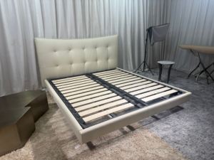 Cama Moderna Tapizada en Cuero Suave para Sala de Estar, Hotel, Valia - Product Image 2