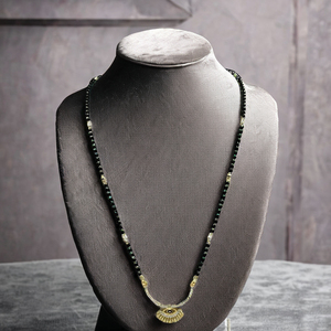 สร้อยคอลูกปัดทองคำ 22K แบบอินเดียโบราณ ประดับมุกและเพทาย ดีไซน์เรียบง่าย เหมาะสำหรับสวมใส่ทุกวันสำหรับผู้หญิง - Product Image 2