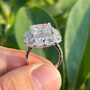 HQ Gems IGI CVDダイヤモンド18KホワイトゴールドF VS1 8カラットラボダイヤモンドアッシャーカット婚約ダイヤモンドリング - Product Image 4