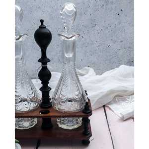 Ensemble huile et vinaigre en verre soufflé avec base en bois Vaisselle élégante - Product Image 3