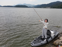 Kayak de pêche à pédales pour une personne, 10,5 pieds, avec moteur électrique, en plastique HDPE, pour les voyages en mer et les rivières