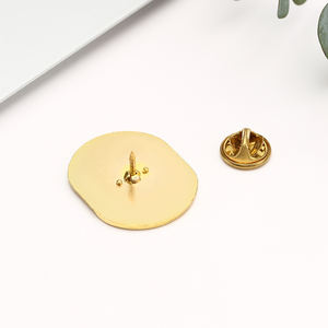 여성용 고급 맞춤형 로고 금속 옷깃 핀 하드 & 소프트 에나멜 안전 핀 브로치 맞춤형 로고 도금 기술 배지 - Product Image 3