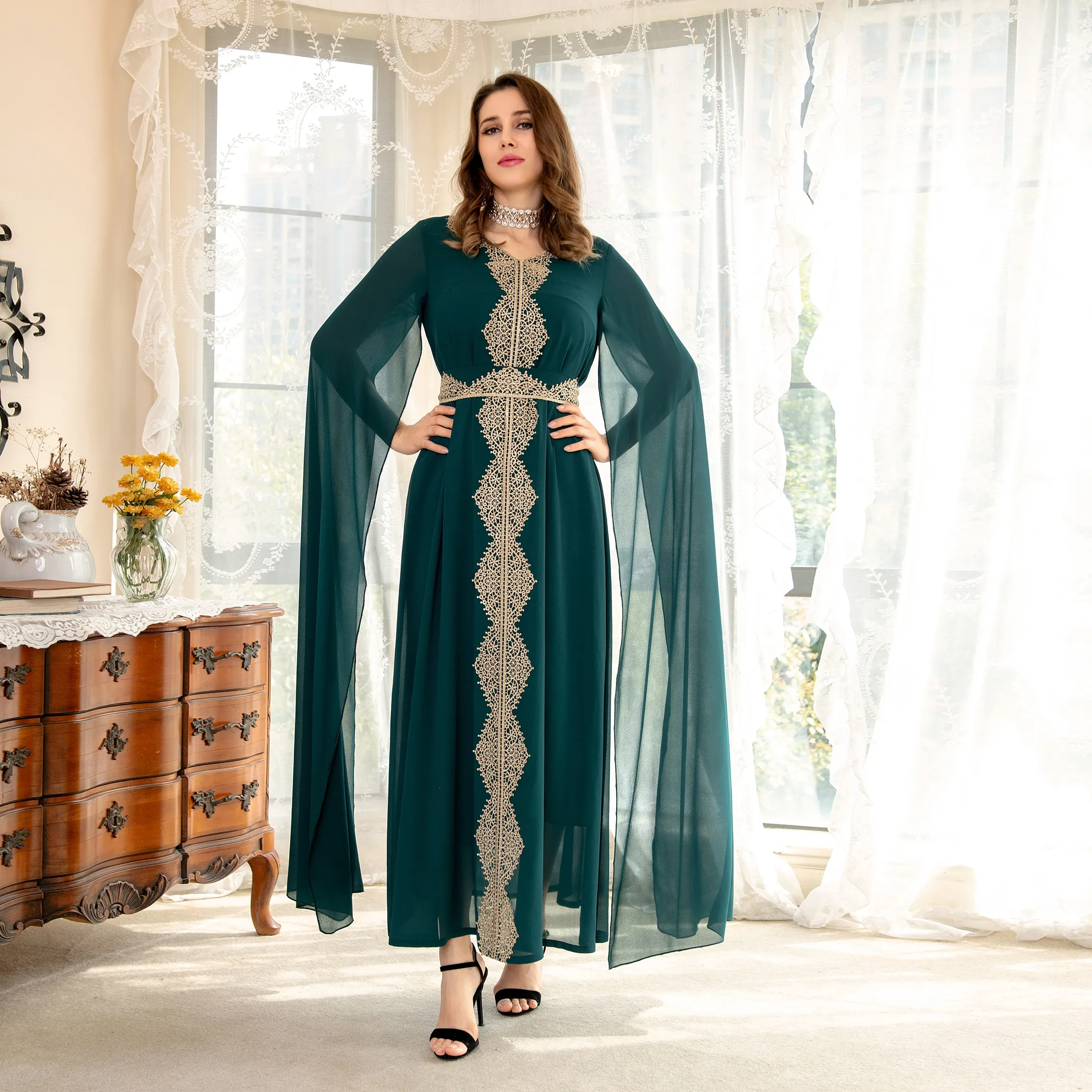 Gaun Arab Dubai Muslim Wanita Jubah Warna Solid Gaun Muslim Wanita Sifon dengan Jubah Payet Lengan Kelelawar