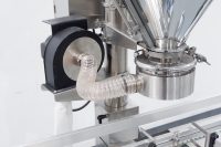 Ligne de production entièrement automatisée pour le remplissage, le scellage et l'étiquetage de bouteilles de poudre de café, de protéines de lait et d'épices