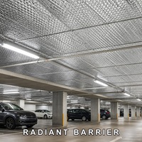 Rouleau d'isolation de toiture en aluminium double bulle moderne avec valeur R4.0, écologique pour bâtiments métalliques
