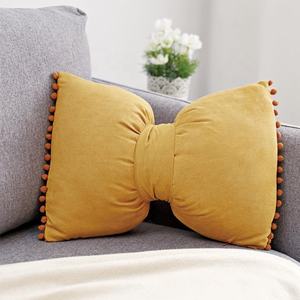 Bán Buôn 35X50Cm 100% Polyester Nhiều Màu Sắc Trẻ Em Giáng Sinh Bow Tie Pompom Trim Cushion Cover - Product Image 5