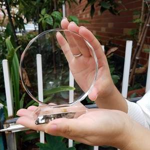 Mini trofeos de cristal personalizados para niños y medallas pequeñas de estilo de dibujos animados para competiciones de adolescentes de escuela primaria de jardín de infantes - Product Image 2