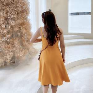 เดรสแขนกุดเปิดไหล่สำหรับผู้หญิงไซส์ใหญ่ สีเหลืองขมิ้น N7984 ชุดลำลองสำหรับวันหยุด - Product Image 2