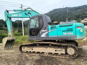 Pelle sur chenilles SK200-8 Kobelco d'occasion fabriquée au Japon, poids en ordre de marche de 20 tonnes avec moteur central/moteur à vendre à un prix - Product Image 3